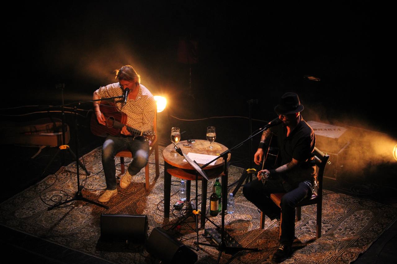 FOTO: Gušti in Tomi z glasbenim dialogom do zadnjega kotička napolnila dvorano Narodnega doma