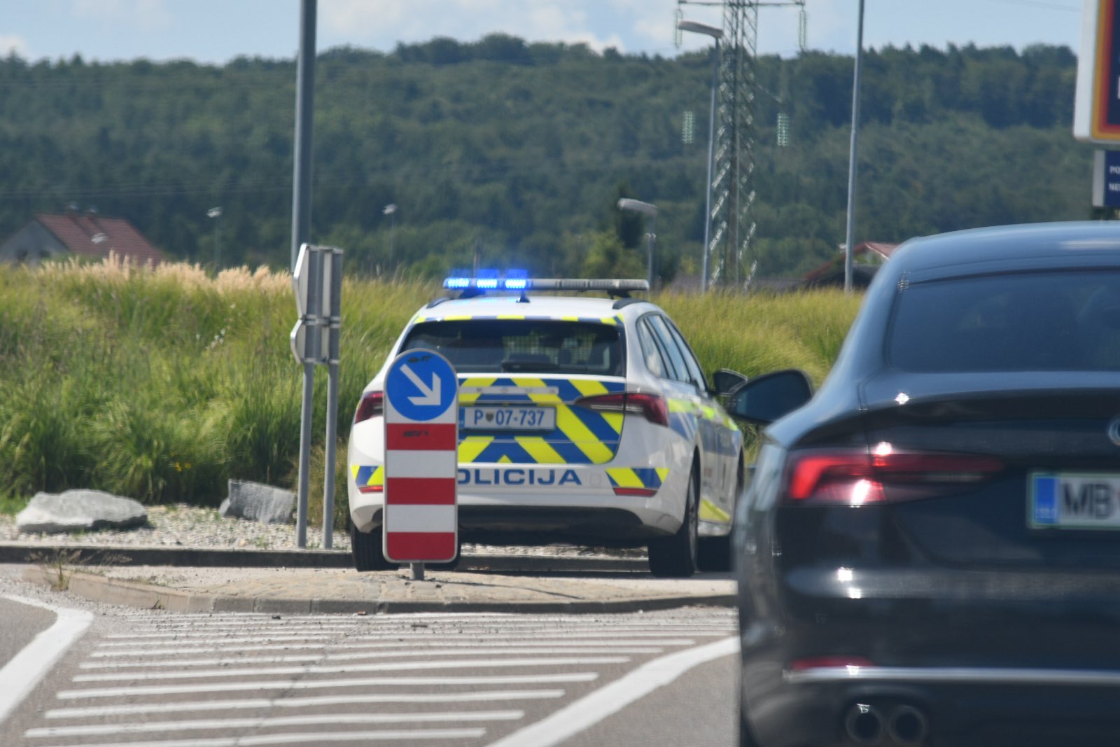42-letni motorist umrl, policija pa beleži 128 nesreč v zadnjih 24 urah