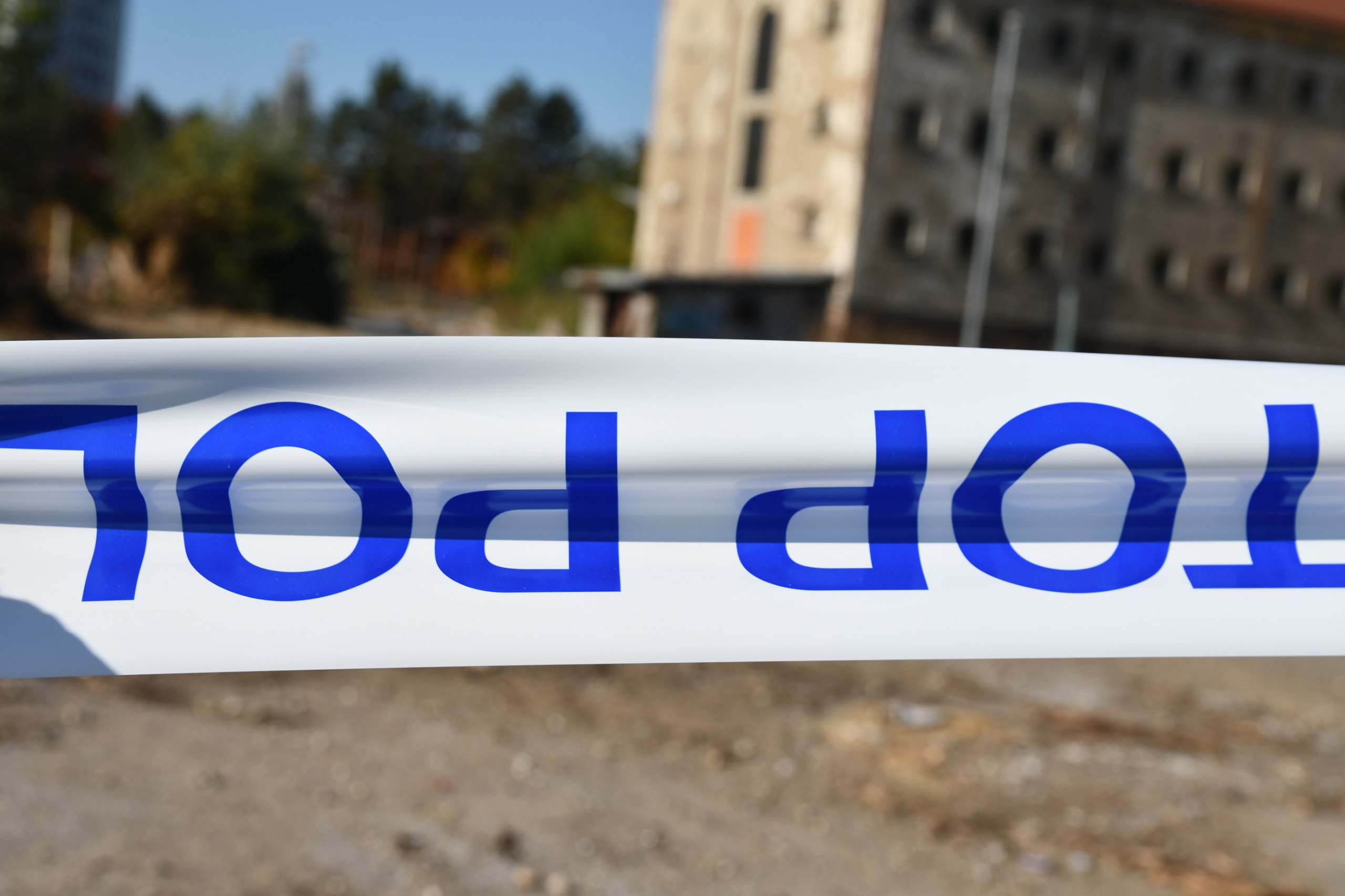 Huda delovna nesreča v podjetju v okolici Dupleka: Policija preiskuje sum kaznivega dejanja