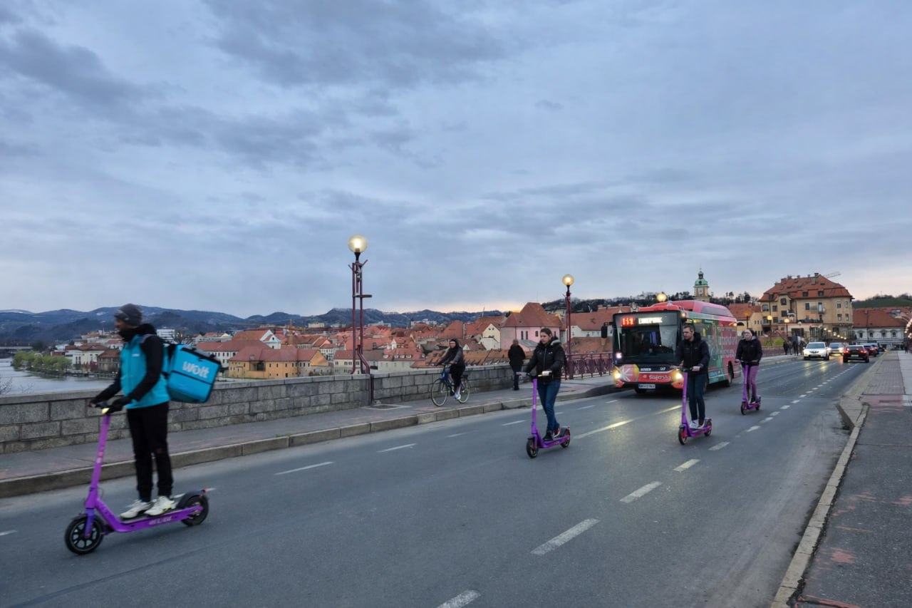 Konec vožnje z avtomobili po centru Maribora? Občina uvaja veliko spremembo