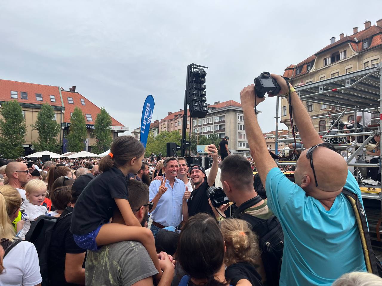 FOTO: Borut Pahor "ukradel šov" na dobrodelnem koncertu v Mariboru