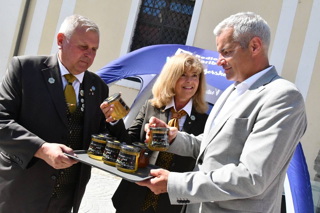FOTO: Mariborske urbane čebele pridelale 60 kilogramov medu