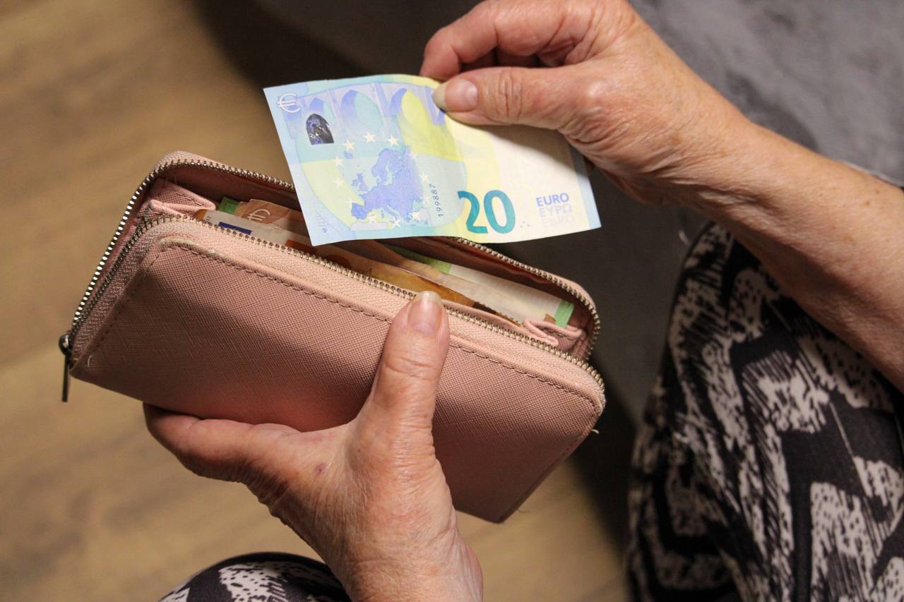 Upokojitev konec 2025 ali začetek 2026? ZPIZ razkriva, kaj se vam bolj splača