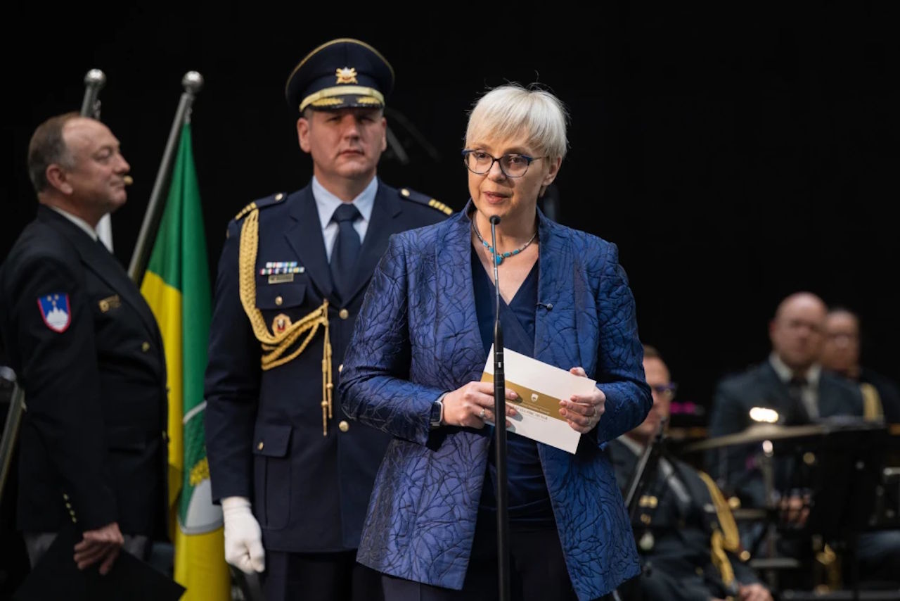 V.d. direktor policije zahteval poročilo o nesreči predsednice Pirc Musar