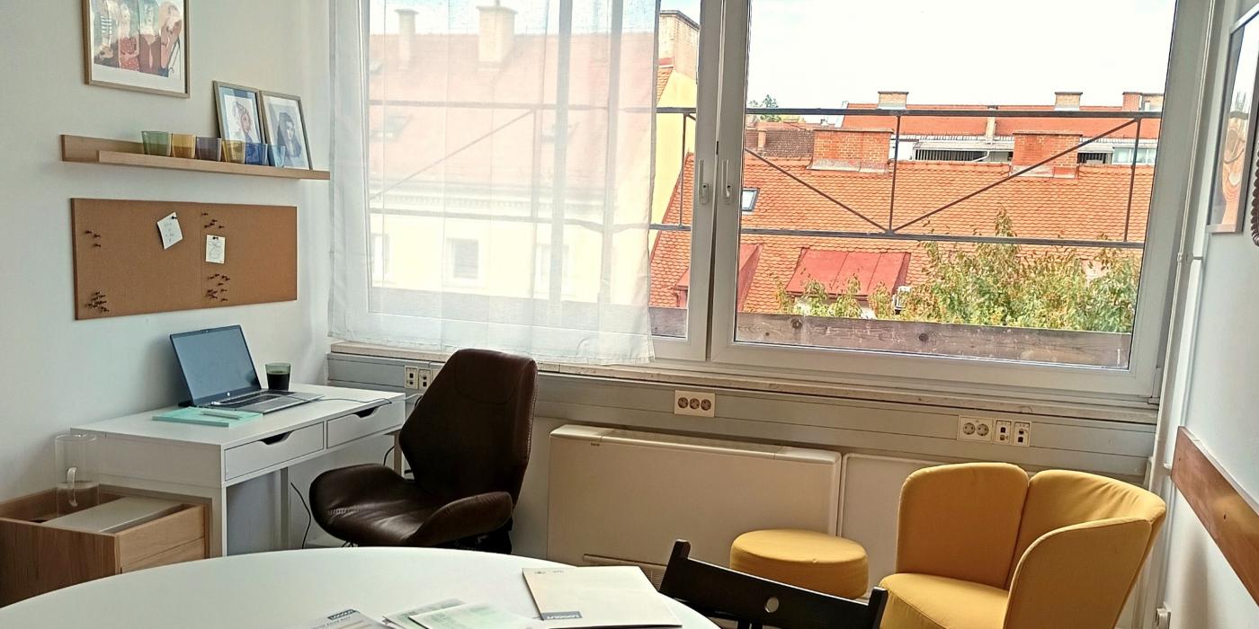 Nova svetovalnica v Mariboru: "Težava prekomerne rabe zaslonov ni omejena samo na mlajšo populacijo"