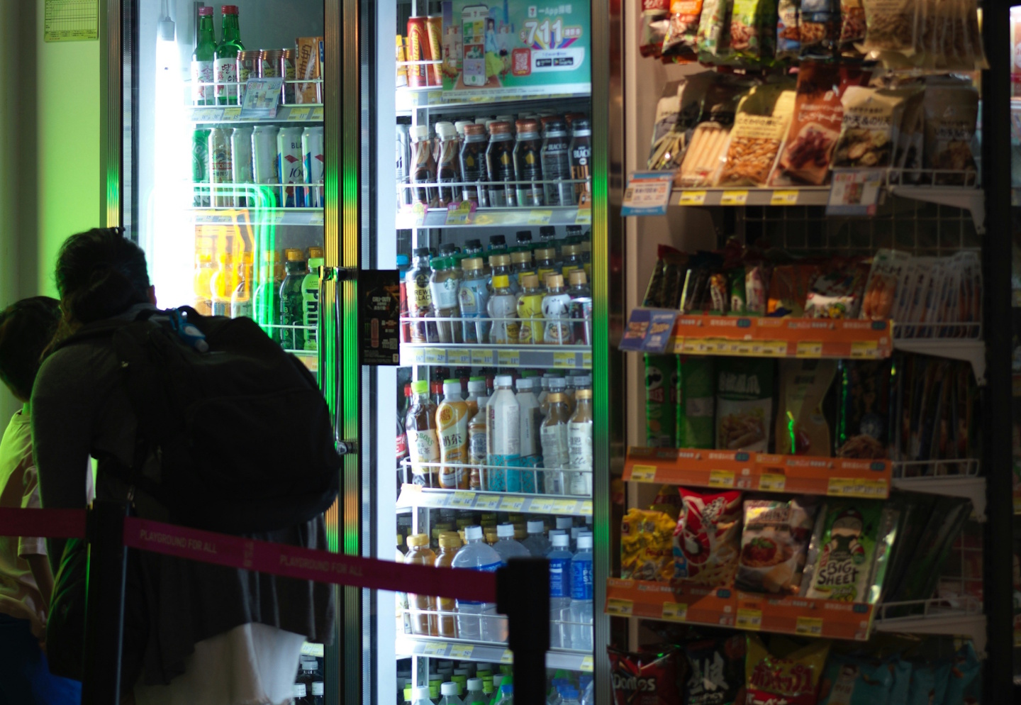 Nov ukrep na Hrvaškem: Prepoved prodaje hladnega alkohola v trgovinah