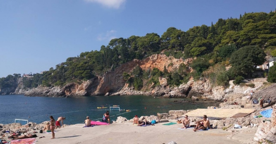 Opozorilo: Rdeča zastava na znani hrvaški plaži