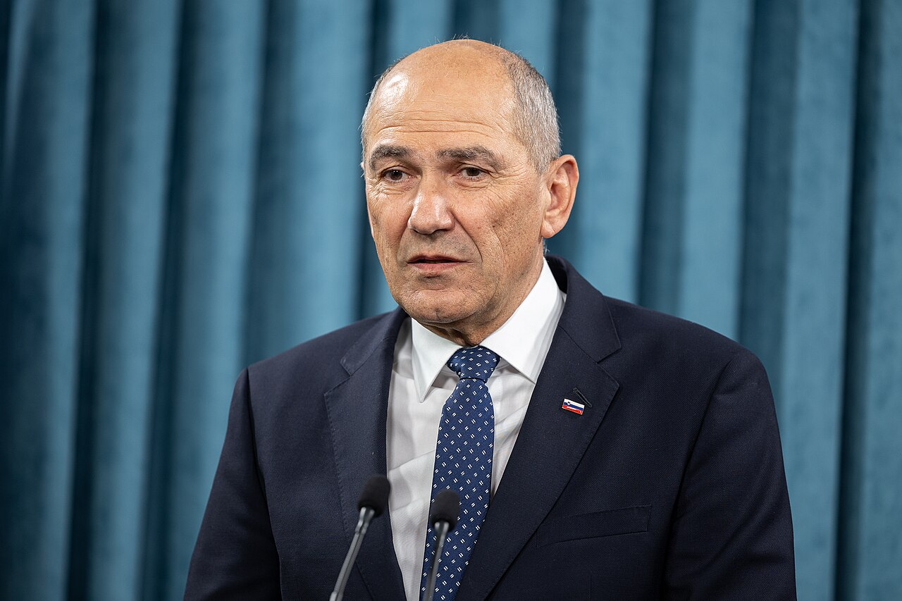 Vlada Janeza Janše prvič po nastopu mandata povečala podporo