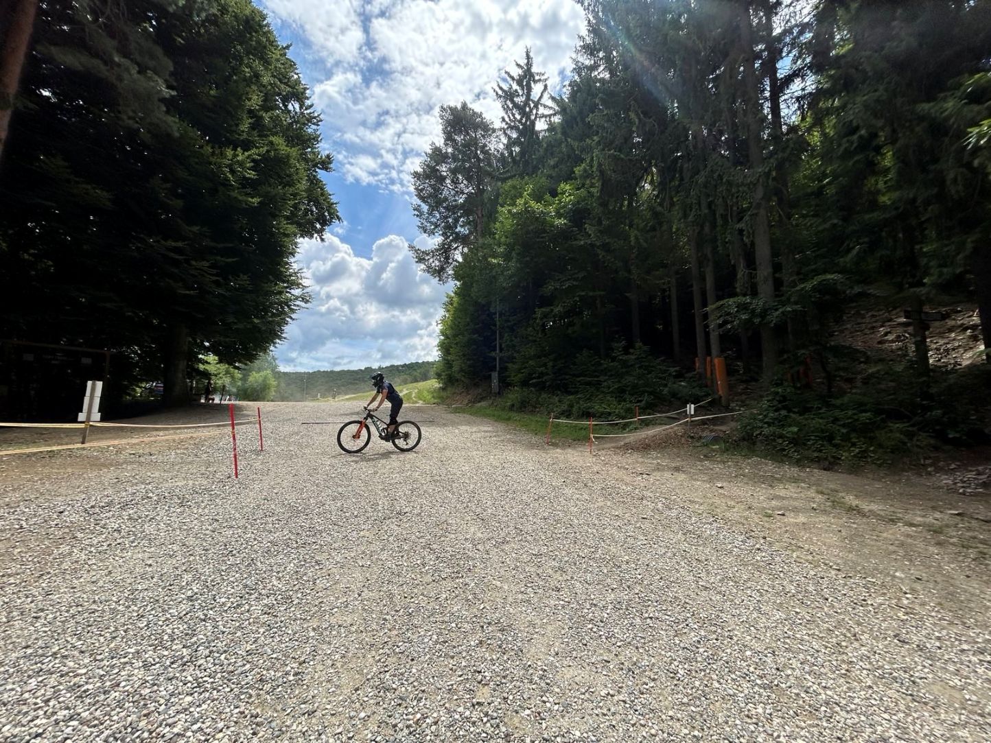 Pohorje: Je prehod pri Trikotni jasi za pešce in kolesarje ustrezno zavarovan?