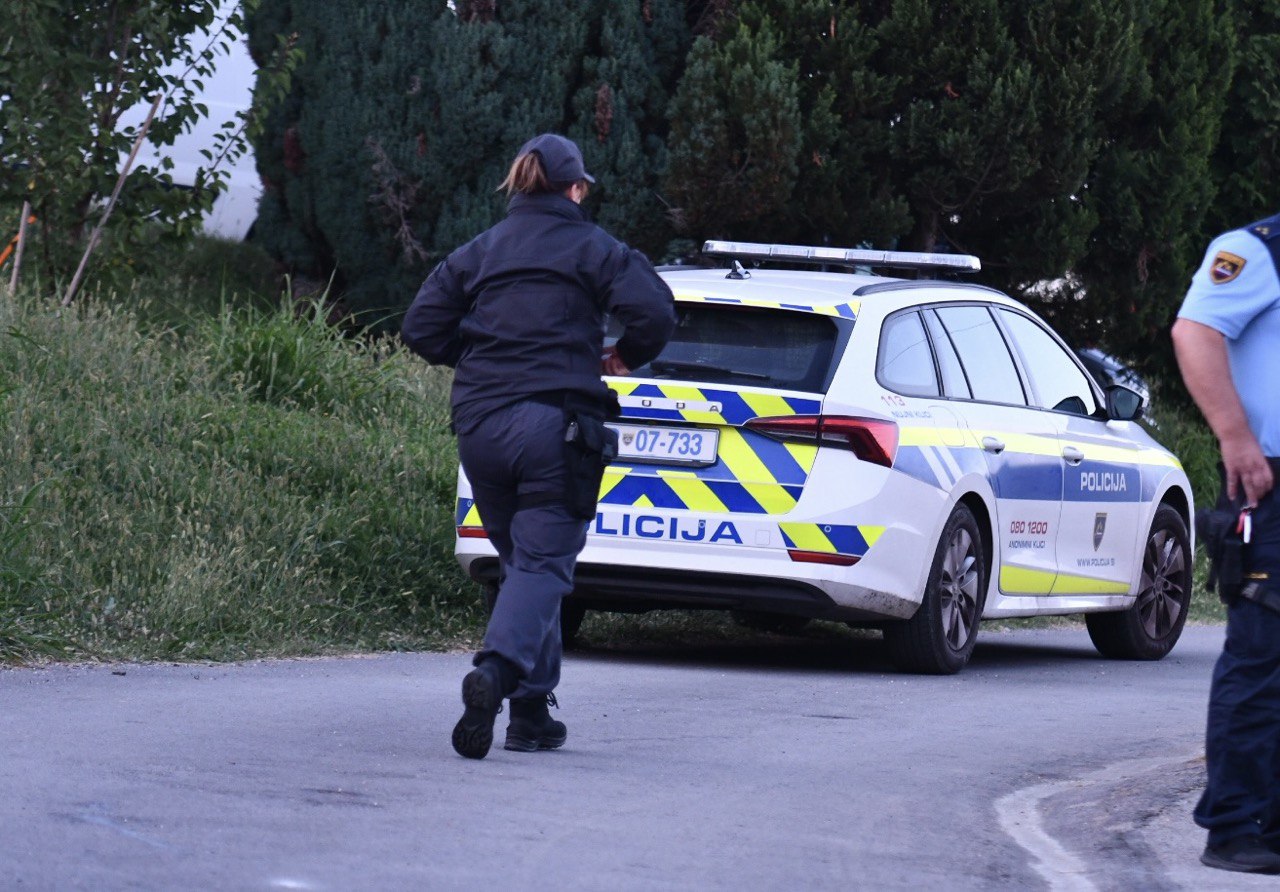 68-letnik v bližini Maribora umrl v delovni nesreči s traktorjem