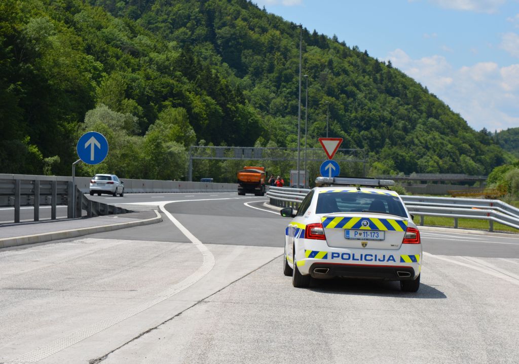 Ostal brez izpita: Pijan po štajerski avtocesti divjal 195 kilometrov na uro