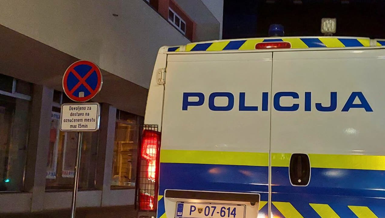 Incident v Mariboru: Ropar v trgovini fizično obračunal z varnostnikom in zbežal