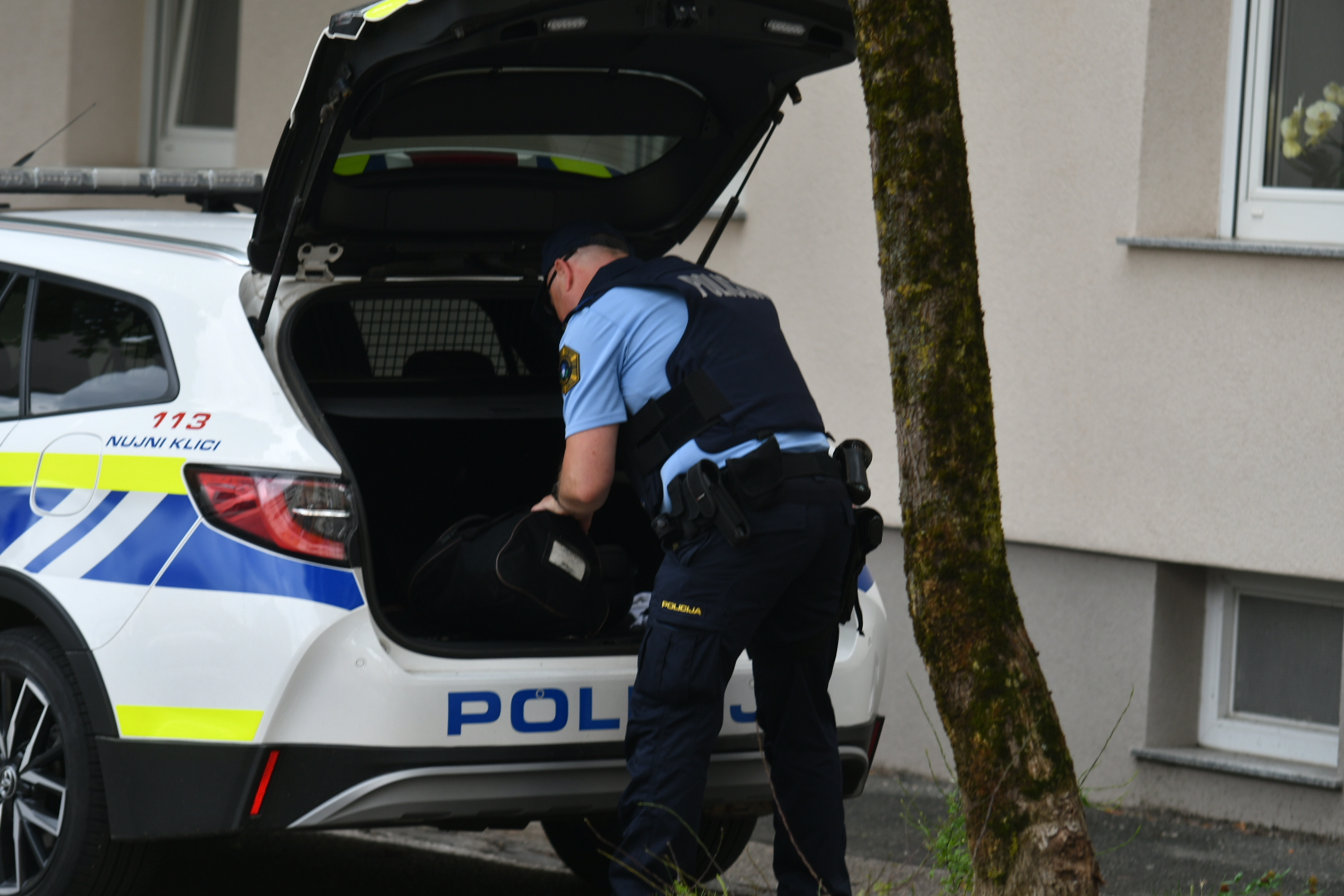 Pogrešana 40-letna oseba: policija išče tudi beli Opel