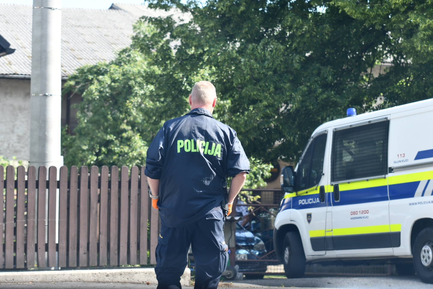 PU Maribor: Policisti zasegli vozilo voznici in poskus vloma v poslovni prostor