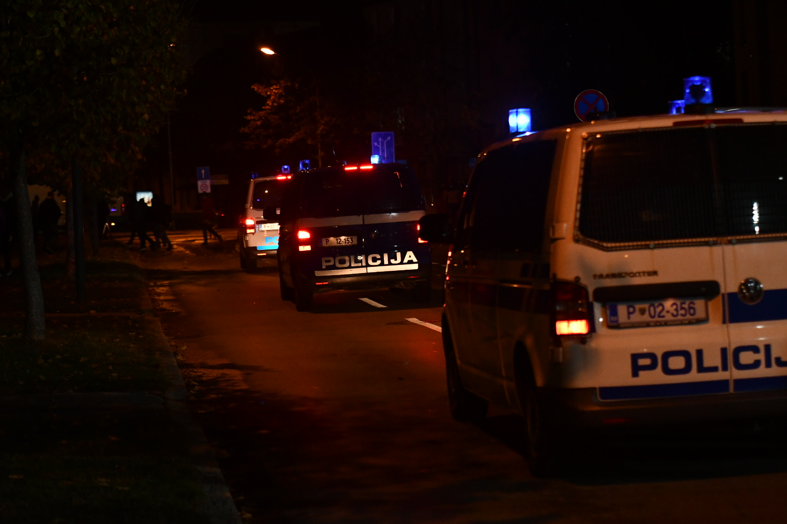 Bi mladostnikom nad 15 let morali soditi kot odraslim osebam?