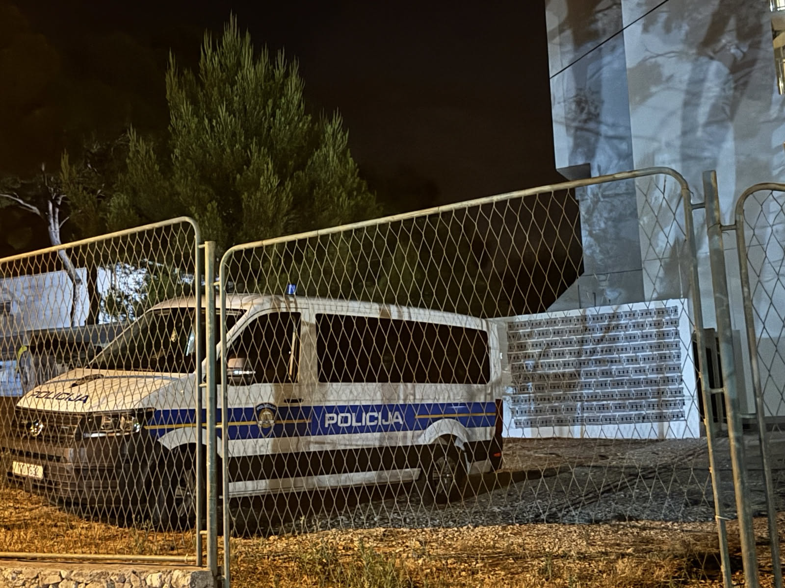 24-letni Slovenec osumljen bizarne tatvine na Malem Lošinju: Odnesel naj bi ladijski top