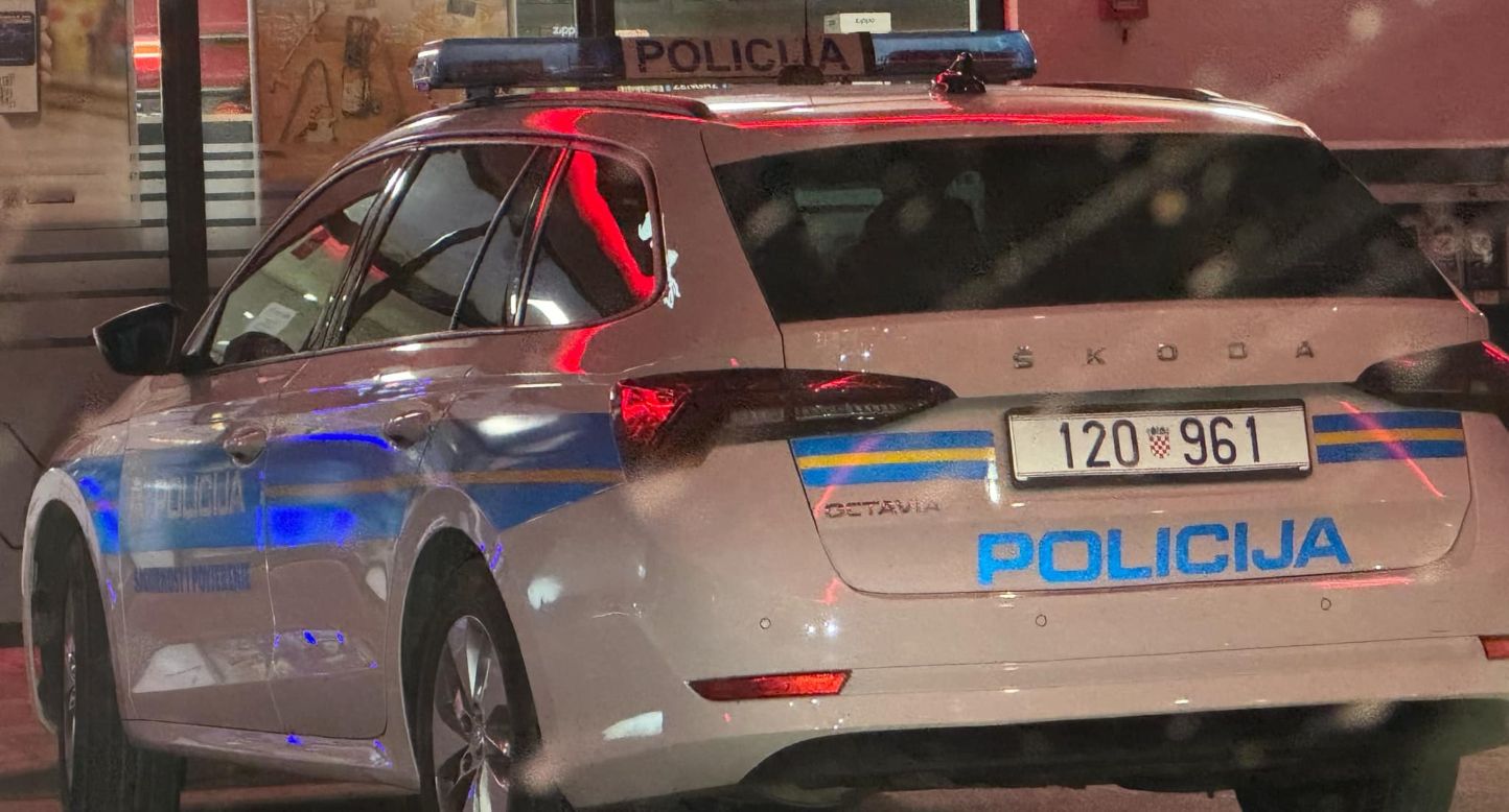 Grozljivo: V apartmaju v Pakoštanah našli žensko truplo