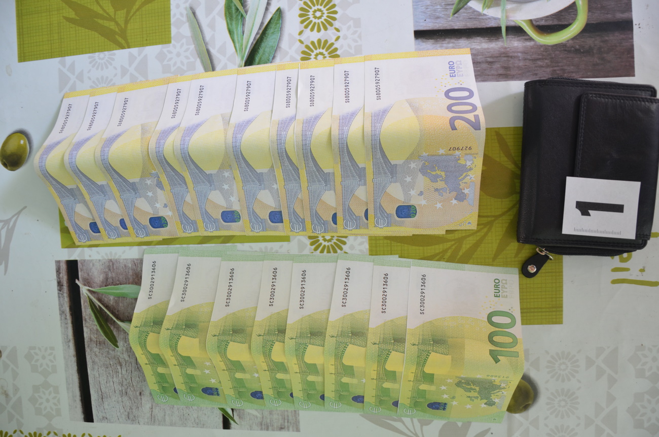 Štajerec izgubil denarnico, polno ponarejenih bankovcev, grozi mu zaporna kazen