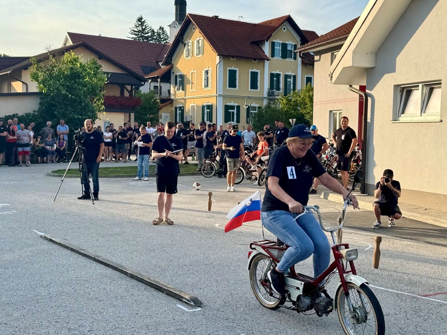 FOTO: V Jakobskem dolu že 18. tekmovanje v spretnostni vožnji s "poneki"