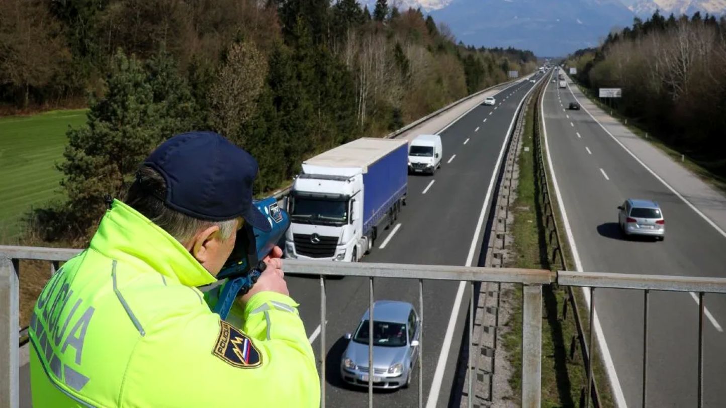 Z Lamborghinijem divjal 239 km/h, takšno kazen je dobil