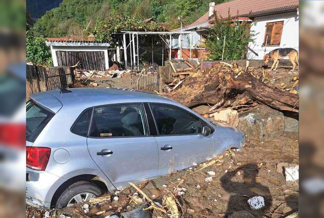 Hude poplave v BiH: Umrlo že najmanj 20 ljudi, vedno več je pogrešanih