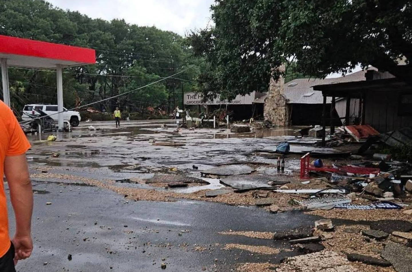 Poplave v Teksasu: Najmanj 24 mrtvih, pogrešanih več deset otrok
