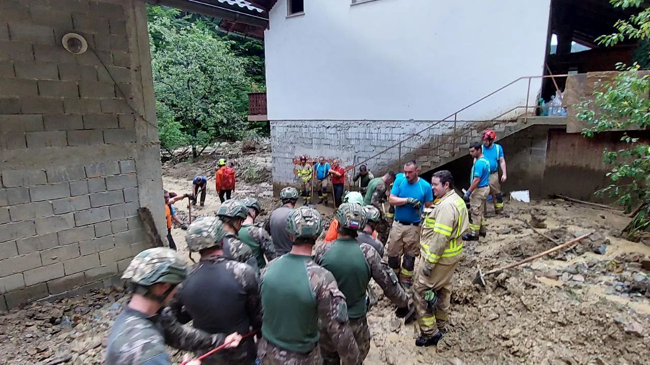 Od vročinskih valov do uničujočih poplav: Kako se spreminja podnebje pri nas?