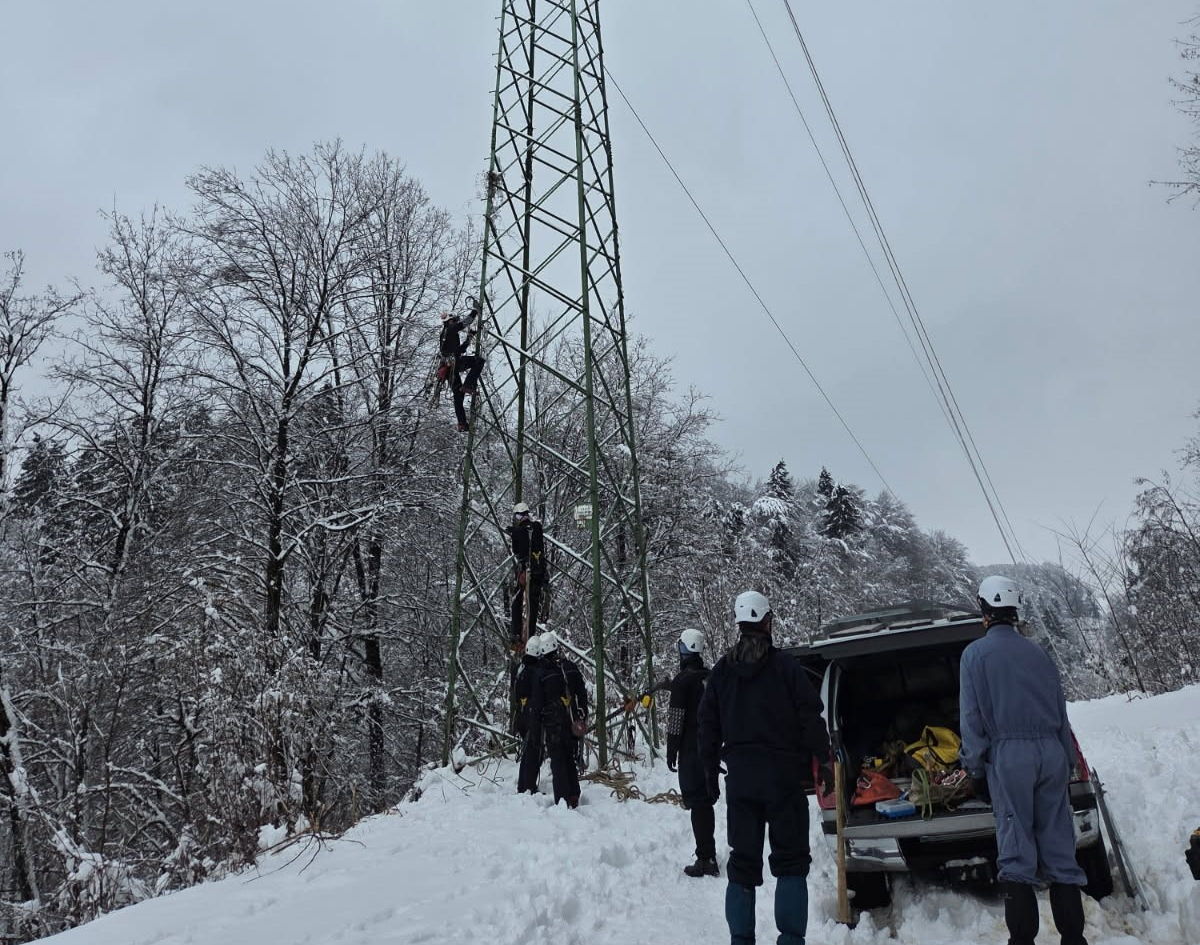 Konec izrednih razmer na električnem omrežju: Vse postaje Elektra Maribor spet delujejo