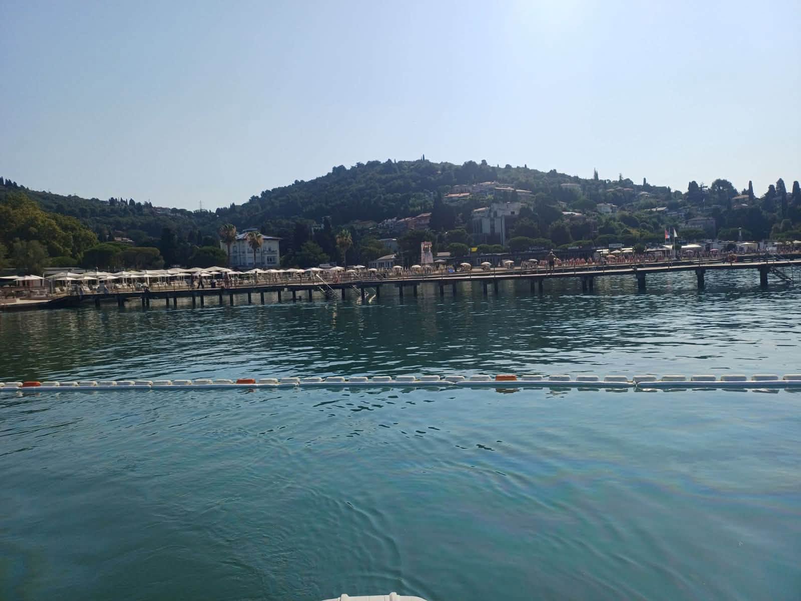 Greste na plažo v Portorož? Jutri boste med kopalci srečali tudi policiste
