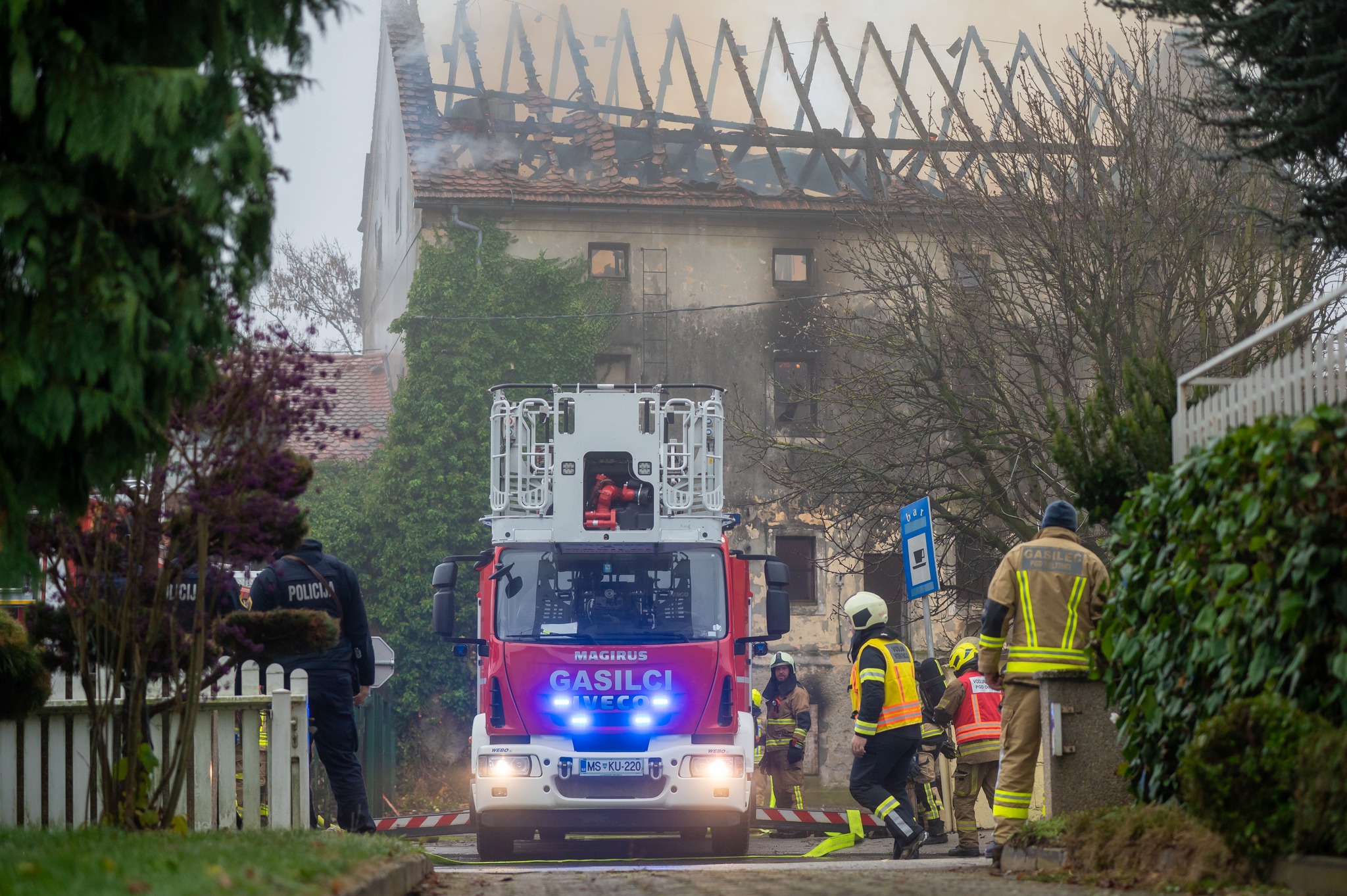 Požar v Beltincih povzroči 500.000 evrov škode, policija aretirala 23-letnika