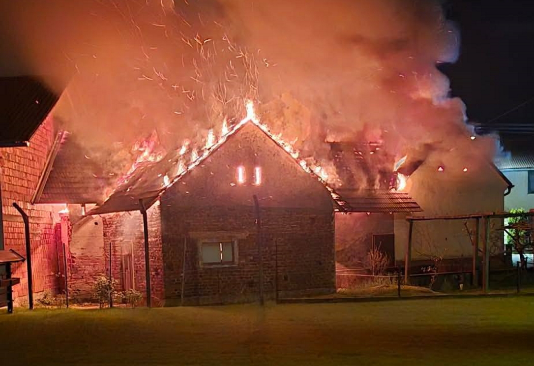 V Odrancih zagorelo ostrešje hiše, materialna škoda je ogromna