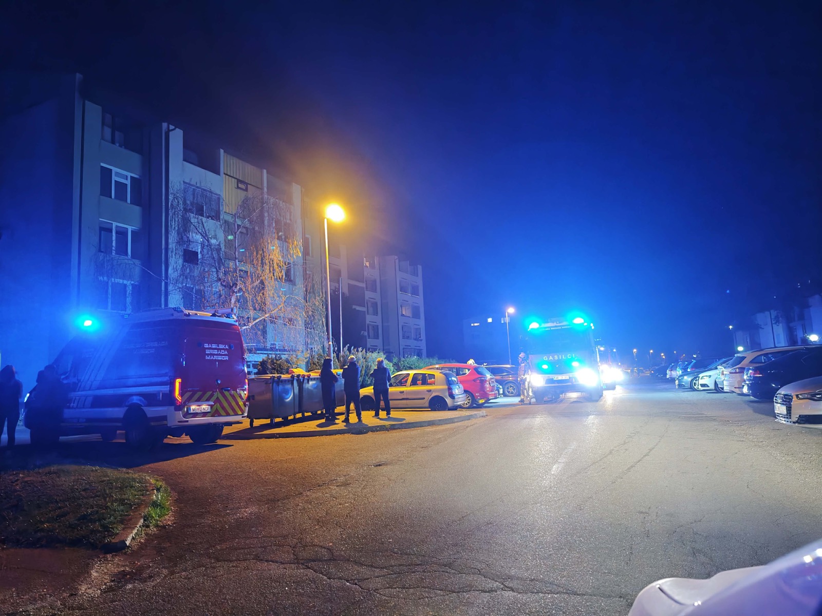 Zagorelo v bloku na Teznu: Stanovalec pozabil hrano na štedilniku