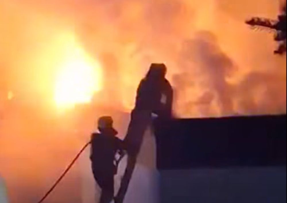 VIDEO: V Pekrah je zagorela novogradnja, škoda je ogromna