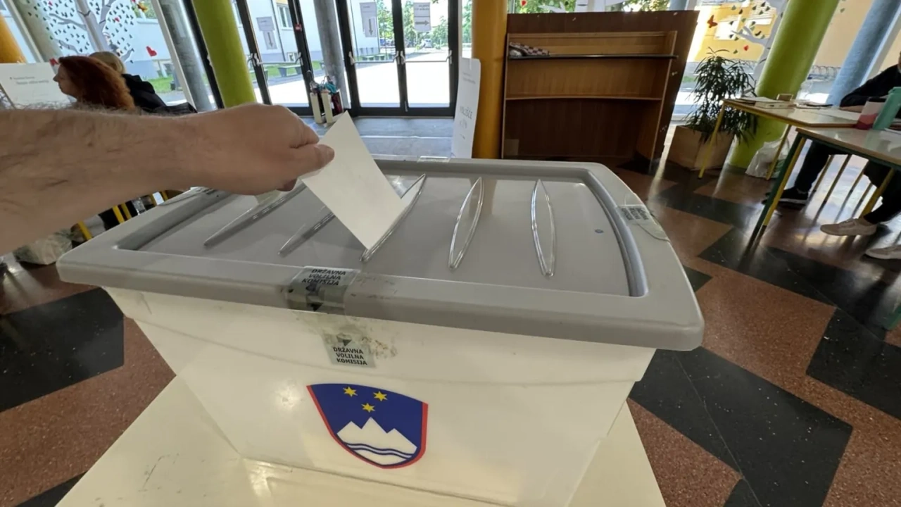 Zadnja priložnost za predčasno glasovanje: Volišča odprta le še danes