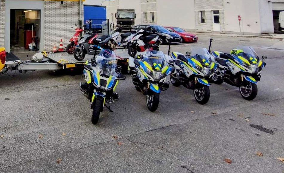 Policija v Mariboru stopila na prste dirkačem: Štirje mladoletniki ostali brez skuterjev (FOTO)