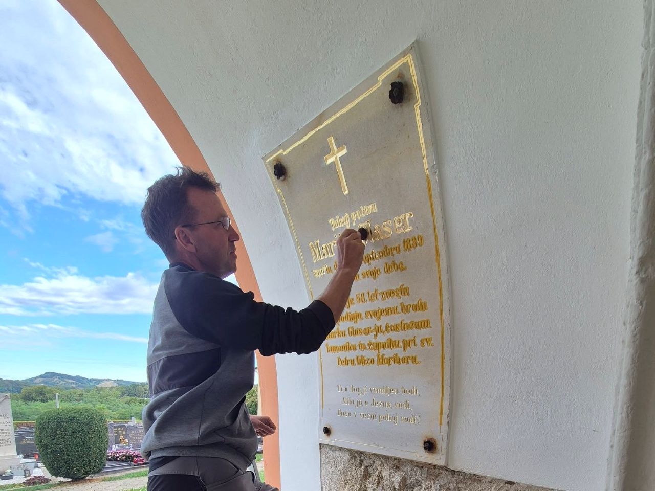 Po več kot sto letih znova zasijala tudi napisa: Zaključili pomembno obnovo znanega svetišča nad Mariborom