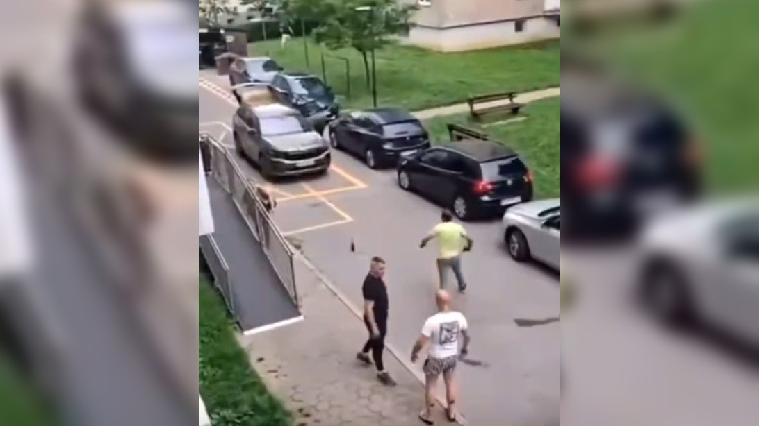 Brutalen posnetek iz Ljubljane: Pretepeni moški pograbil pištolo in streljal za napadalci