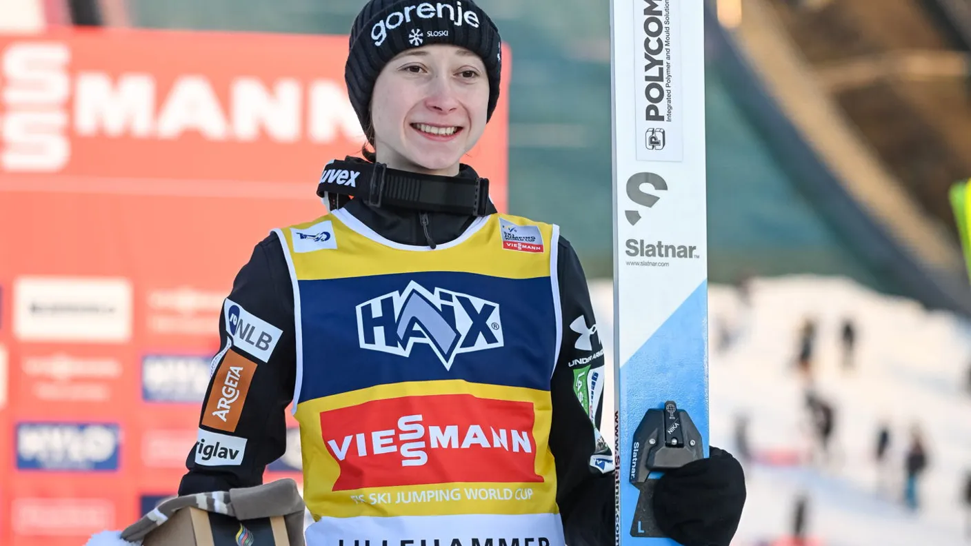 Nika Prevc po napaki v prvi seriji končala tik pod vrhom