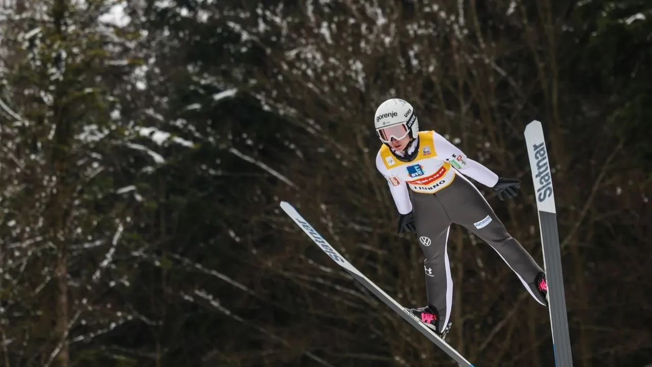 Kljub odlični Niki Prevc Slovenke ostale brez medalje