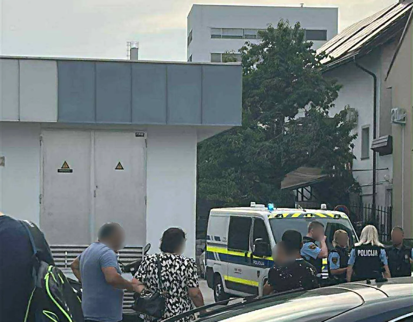 Novo o incidentu v Pristanu: Tako moški kot ženska potrebovala zdravniško pomoč
