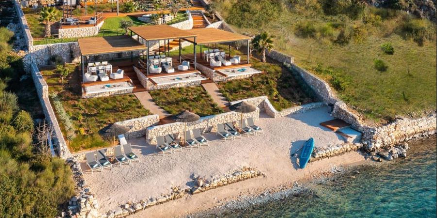 Mariborska družina bo morala podreti zasebno plažo v Dalmaciji