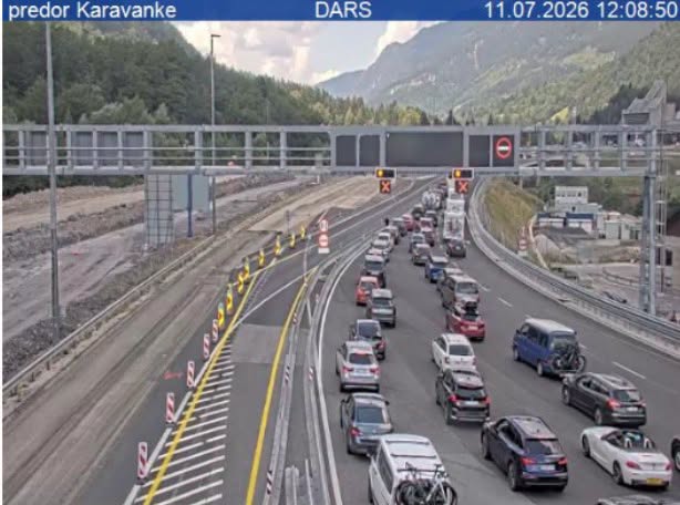 Vozniki, pozor: Predor Karavanke zaradi okvare vozila zaprt v obe smeri
