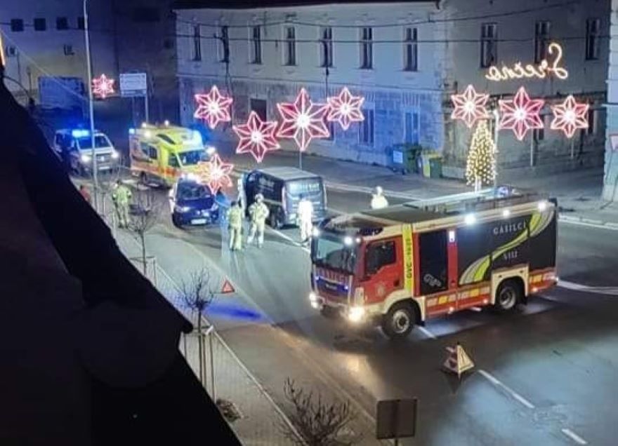 Prometna nesreča zaprla cesto v centru Poljčan