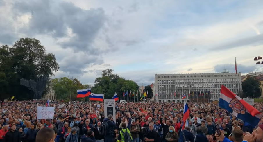Vlada pred napovedanim protestom prepovedala gibanje na določenih območjih