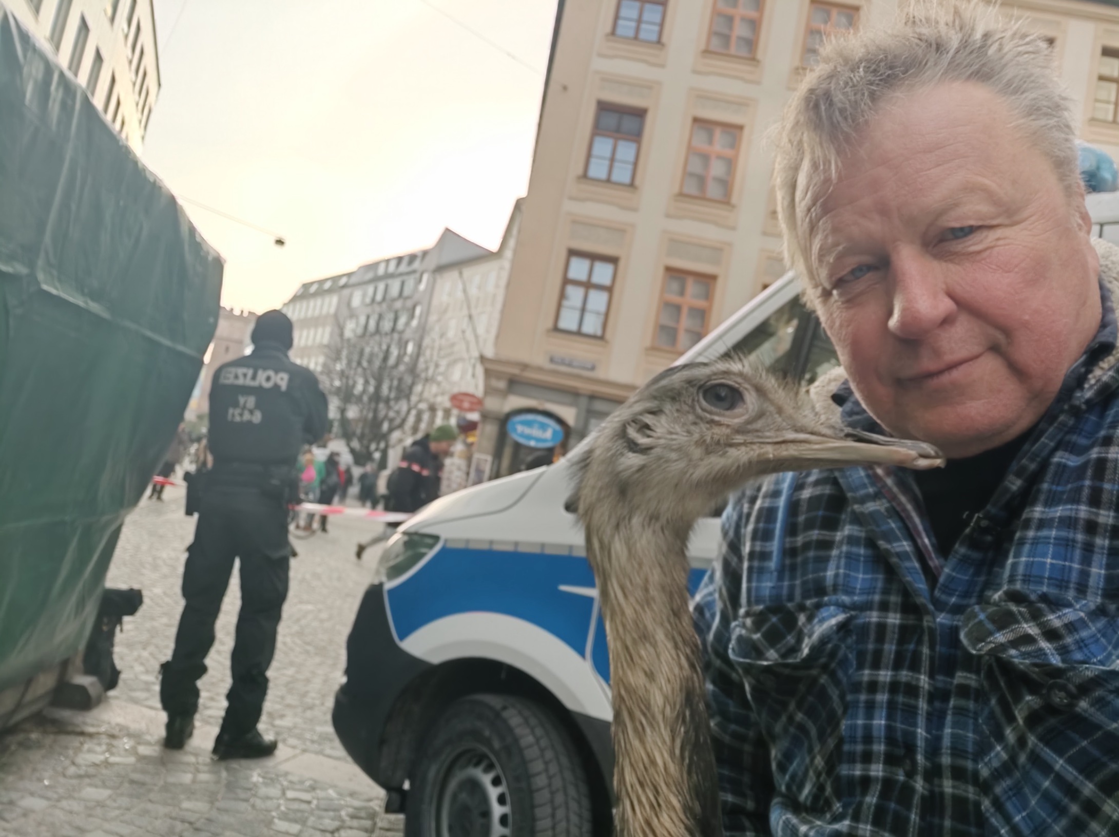 Nemška policija po snemanju oddaje zasegla najbolj znanega slovenskega ptiča