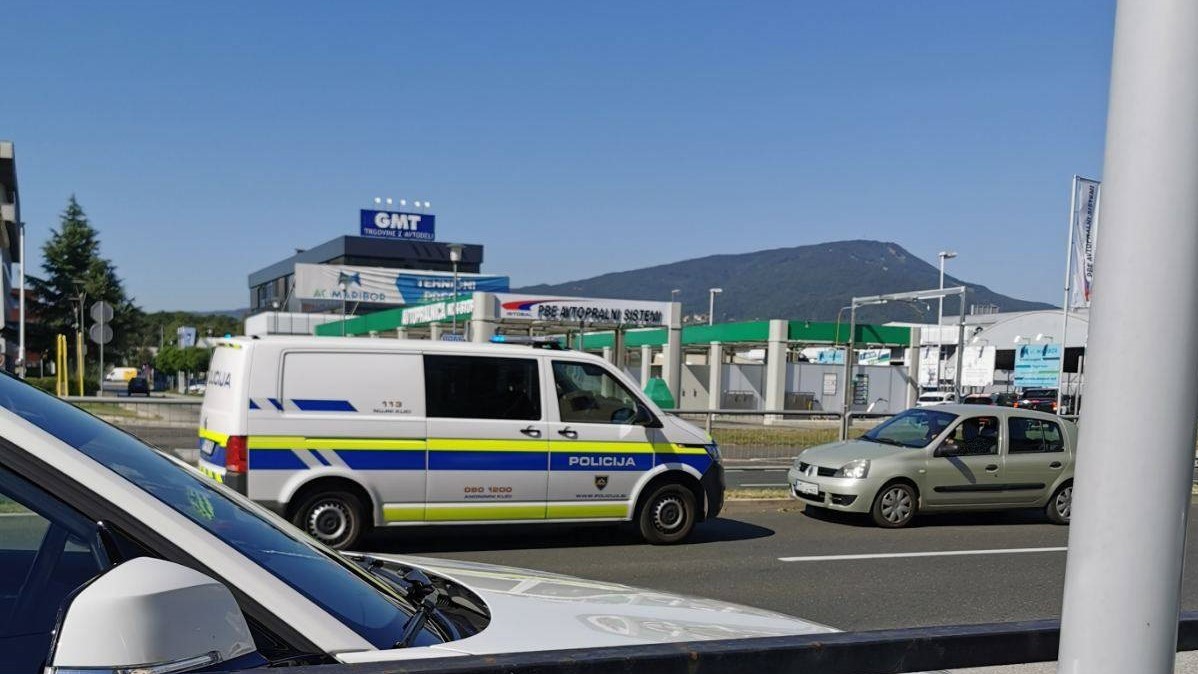 63-letnik po Ptujski cesti v napačno smer, končalo se je brez posledic