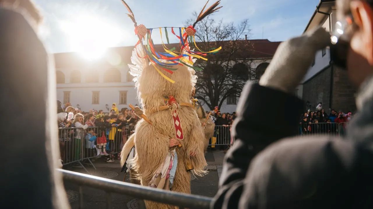 Kam za pusta hrusta: Vodič po najbolj norčavem vikendu leta