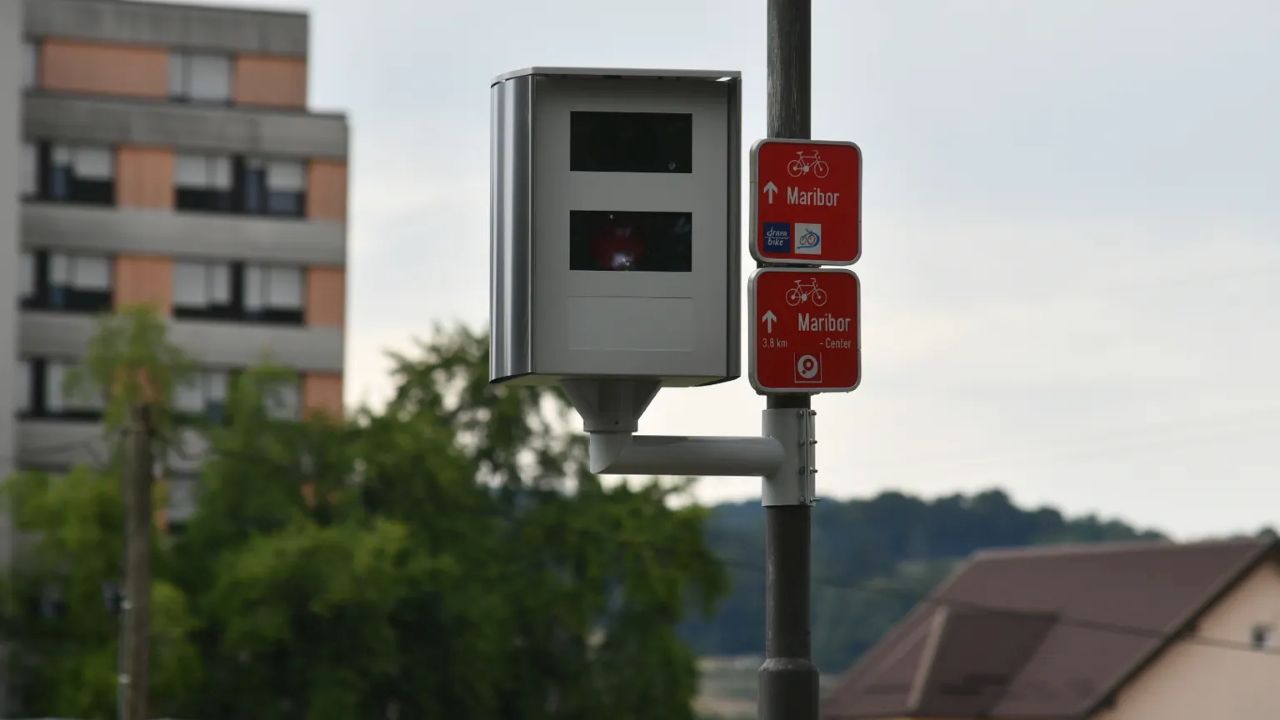 Vozniki so pogosto presenečeni: To je razdalja, na kateri vas lahko posname radar