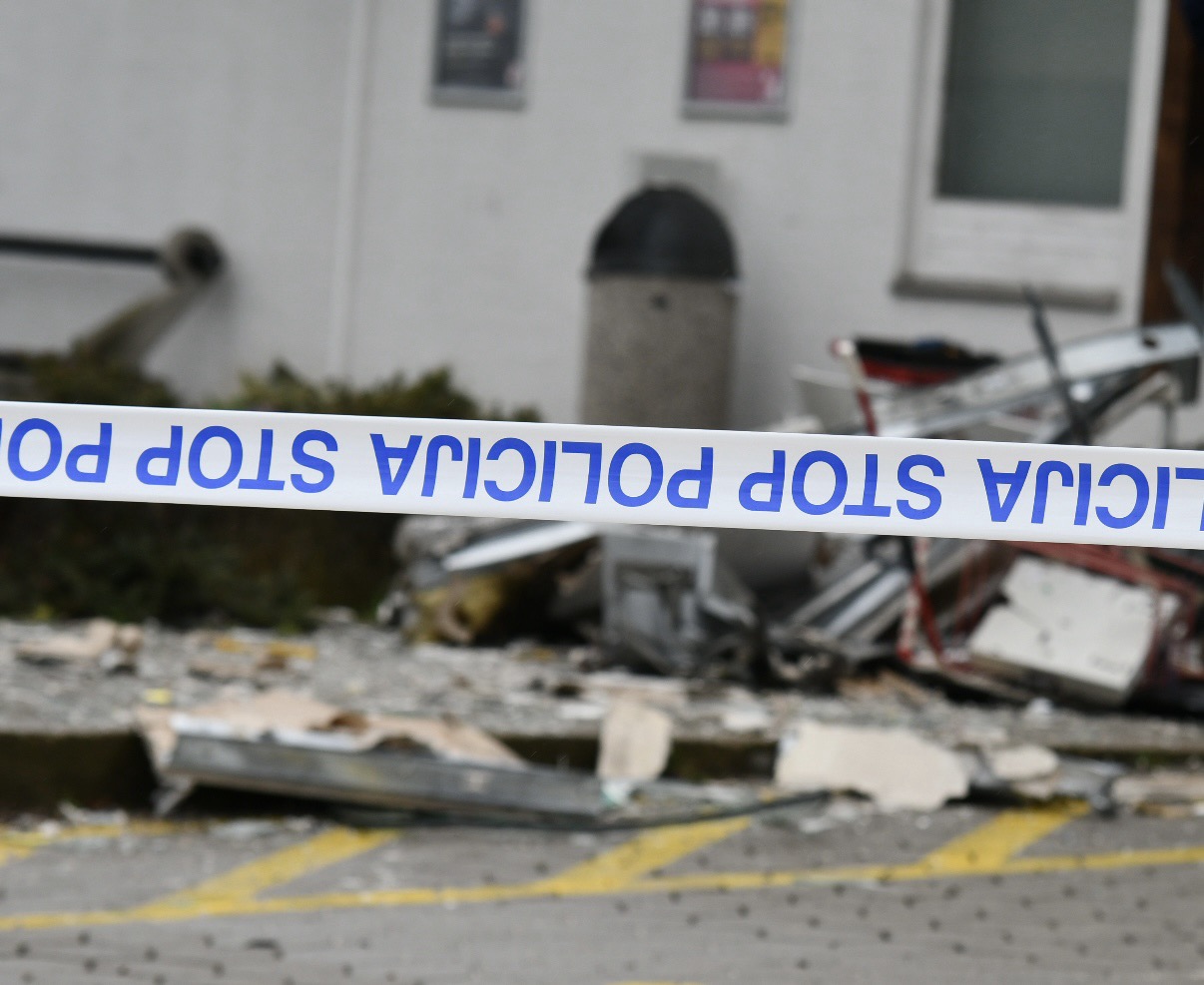 Sredi noči je močno počilo: V Celju razstrelili bankomat