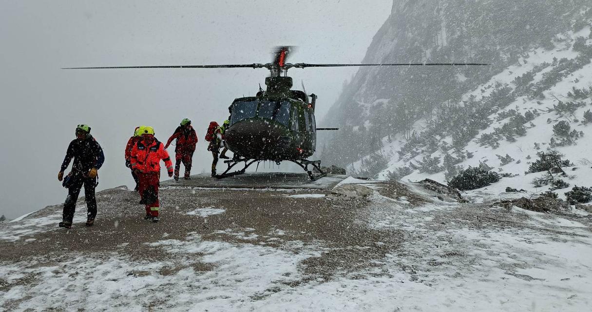 Gorski reševalci rešili še štiri študente iz tujine, v gore so se odpravili brez ustrezne opreme